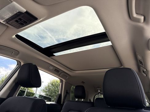 New 2026 Nissan Pathfinder SV w/ SV Premium Package FWD image 6