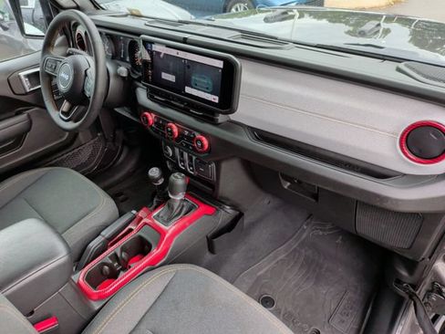 Used 2024 Jeep Wrangler Sport AWD/4WD image 24