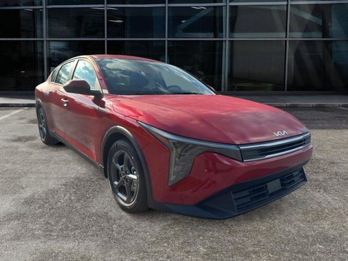 New 2025 Kia K4 LXS image 3