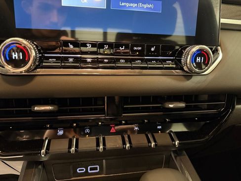 New 2026 GMC Canyon Elevation w/ Convenience Package image 21