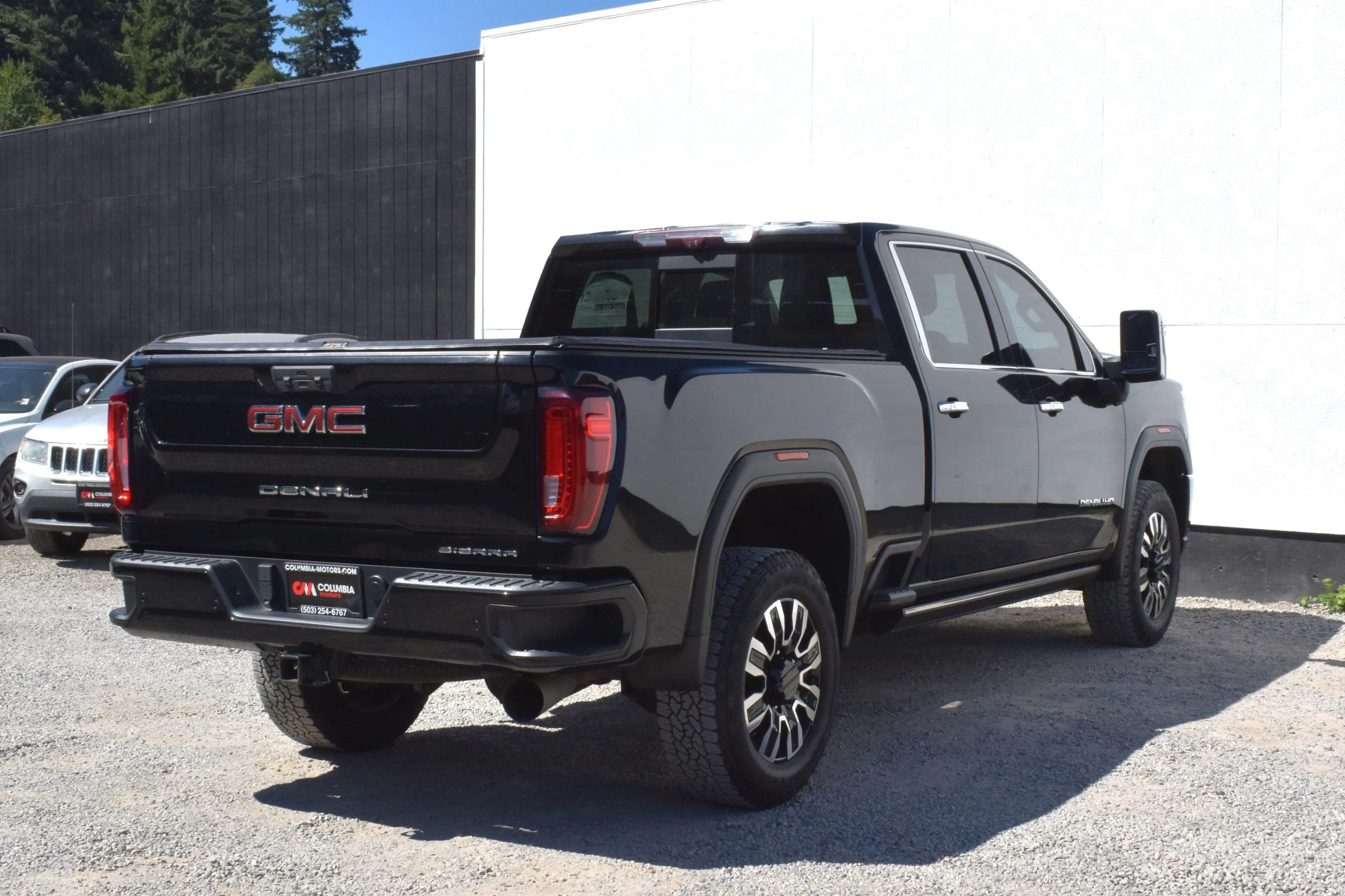 Used 2021 GMC Sierra 3500 Denali w/ Denali Black Diamond Edition AWD/4WD image 7