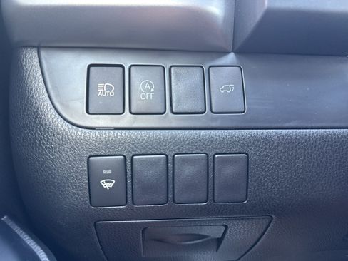 Used 2019 Toyota Highlander XLE AWD/4WD image 33