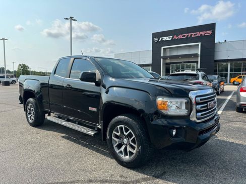 Used 2017 GMC Canyon SLE w/ All Terrain Package AWD/4WD image 2
