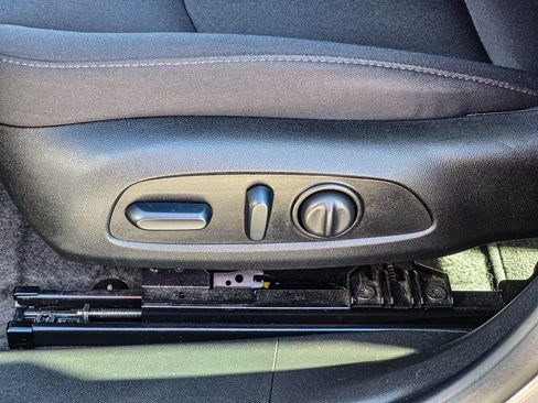 Used 2025 Chevrolet Malibu LT FWD image 16