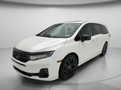 Used 2025 Honda Odyssey Sport-L image 3