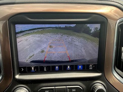 Used 2020 Chevrolet Silverado 2500 High Country w/ Technology Package AWD/4WD image 16