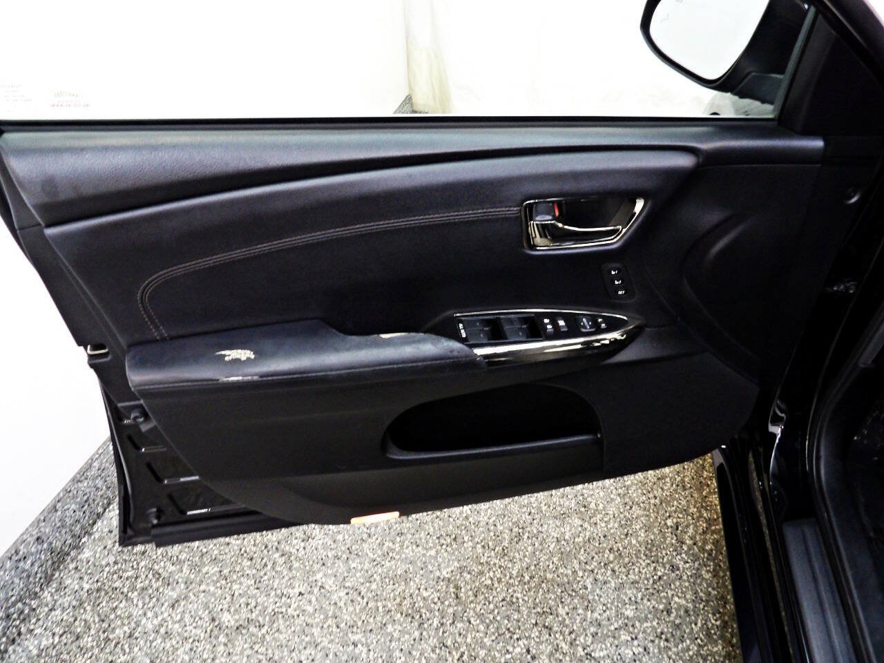 Used 2016 Toyota Avalon XLE Premium FWD image 7