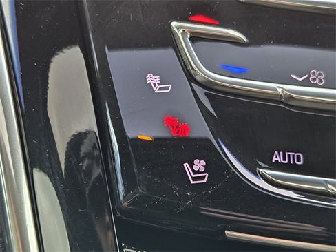 Used 2018 Cadillac Escalade ESV Platinum image 30