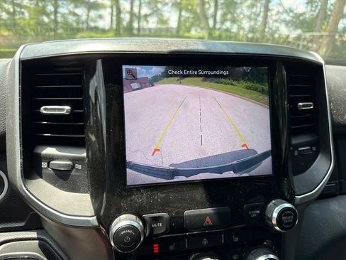 Used 2022 RAM 1500 Big Horn AWD/4WD image 17