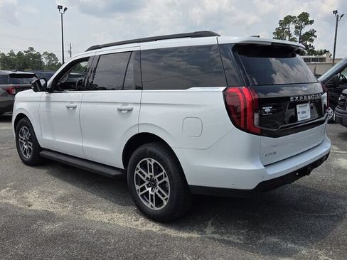 Used 2025 Ford Expedition Active RWD image 10