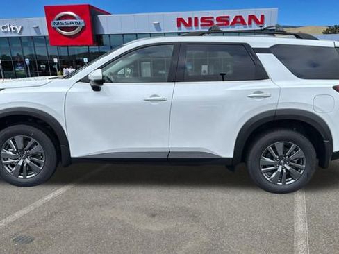 New 2025 Nissan Pathfinder SV w/ Cargo Package image 6