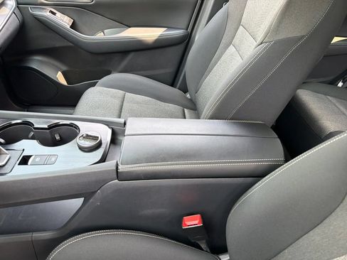 Certified 2024 Nissan Rogue SV AWD/4WD image 13