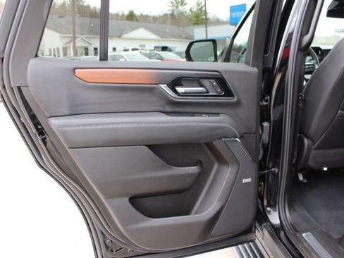 Used 2025 GMC Yukon Denali w/ Sun & Power Step Package image 44