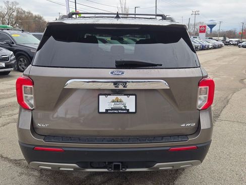 Used 2021 Ford Explorer XLT w/ Equipment Group 202A image 16