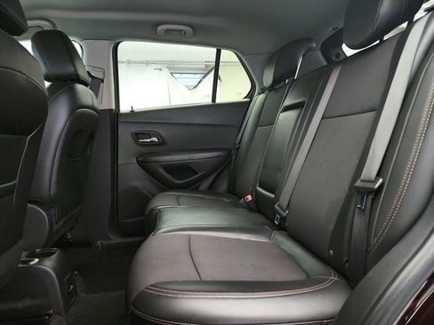 Used 2021 Chevrolet Trax LT AWD/4WD image 19