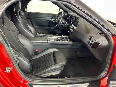Used 2022 BMW Z4 M40i w/ Premium Package image 26