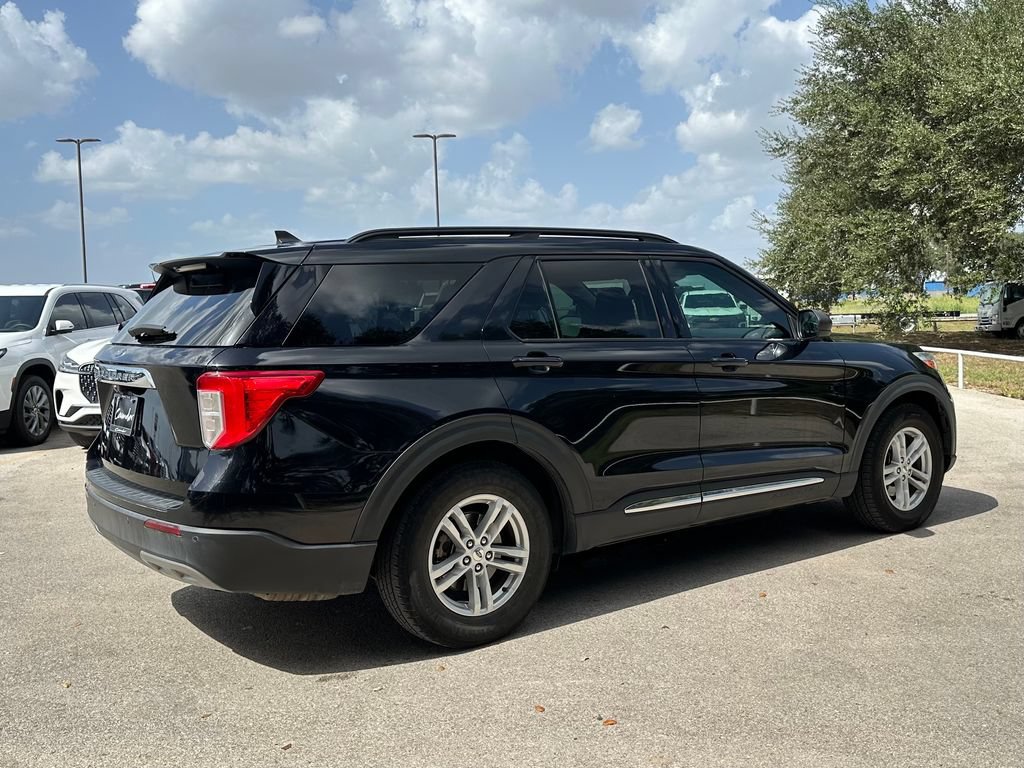 Used 2021 Ford Explorer XLT w/ Equipment Group 202A RWD image 5