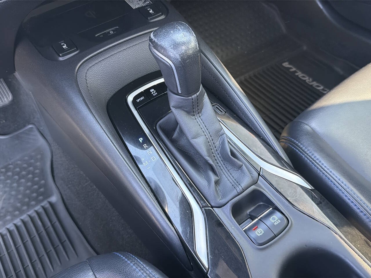 Used 2020 Toyota Corolla XSE FWD image 30