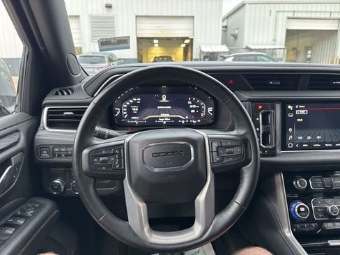 Used 2024 GMC Yukon XL Denali image 23