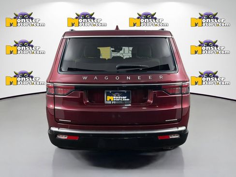 Used 2022 Jeep Wagoneer Series II w/ Premium Group I AWD/4WD image 6