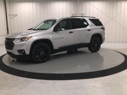 Used 2020 Chevrolet Traverse Premier w/ Redline Edition AWD/4WD image 4