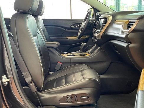 Used 2017 GMC Acadia Denali w/ Technology Package AWD/4WD image 29