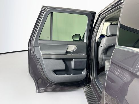 Used 2025 Ford Expedition Max Active AWD/4WD image 27