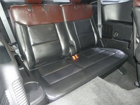 Used 2020 Ford Explorer Platinum image 30