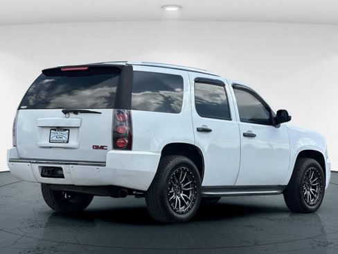Used 2007 GMC Yukon Denali AWD/4WD image 2