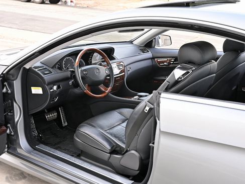 Used 2010 Mercedes-Benz CL 550 4MATIC image 31