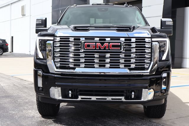 New 2026 GMC Sierra 2500 Denali w/ Denali Reserve Package AWD/4WD image 2