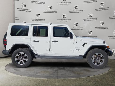 Used 2018 Jeep Wrangler Unlimited Sahara image 6
