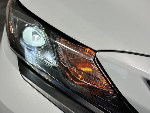 Used 2024 Toyota Camry SE w/ Convenience Package image 9