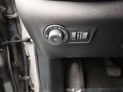 Certified 2022 Jeep Compass Limited image 31