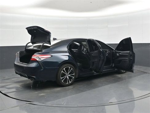 Used 2020 Toyota Camry SE image 46