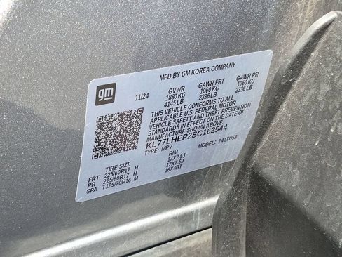Used 2025 Chevrolet Trax LT FWD image 34