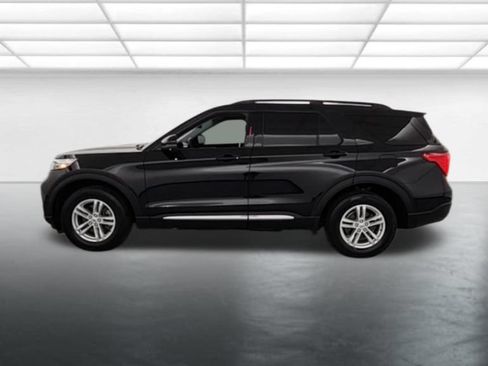 Used 2022 Ford Explorer XLT w/ Equipment Group 202A AWD/4WD image 5
