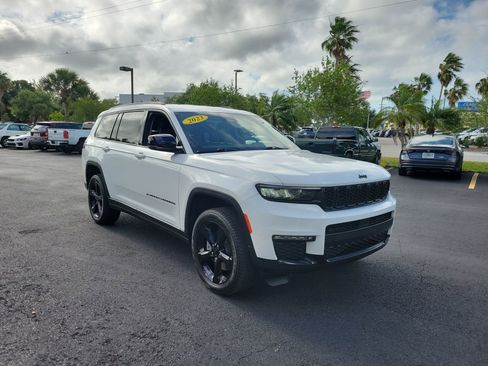 Used 2023 Jeep Grand Cherokee L Limited w/ Black Appearance Package image 2