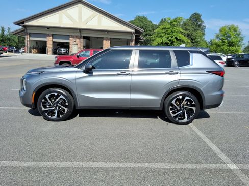 Used 2022 Mitsubishi Outlander SE FWD image 8