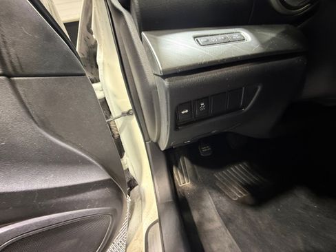 Used 2017 Nissan Maxima 3.5 SV image 12