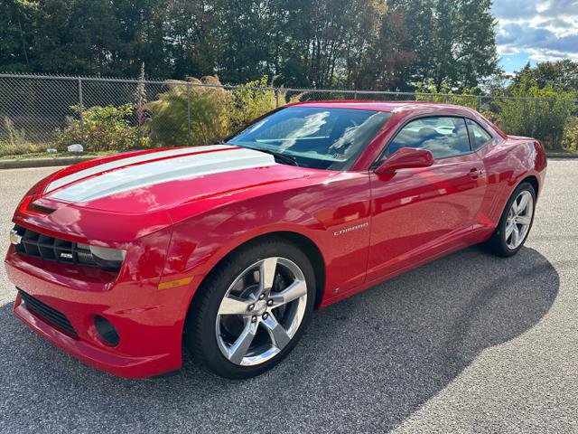 Used 2010 Chevrolet Camaro SS w/ White Stripe Package RWD image 1