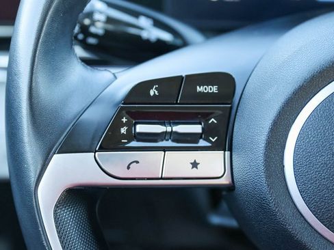 Used 2024 Hyundai Elantra Limited image 28