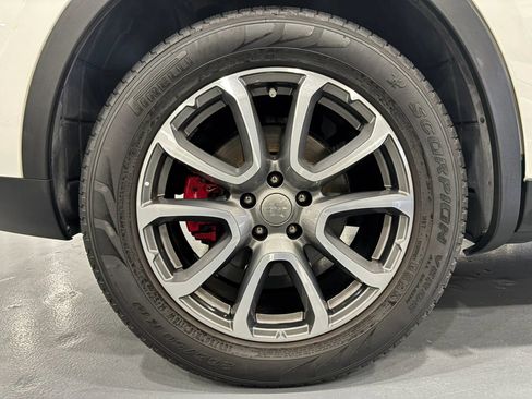 Used 2017 Maserati Levante AWD/4WD image 49