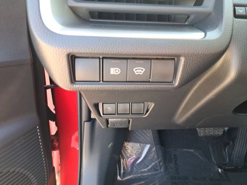 Used 2025 Toyota Prius LE image 30