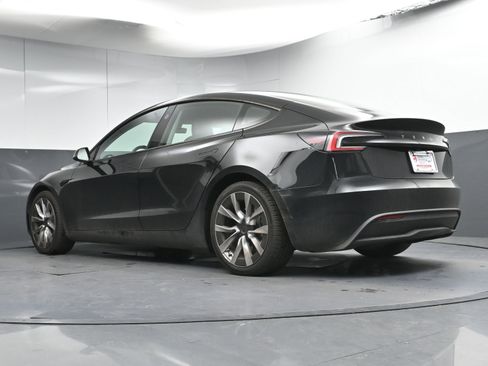 Used 2024 Tesla Model 3 image 25