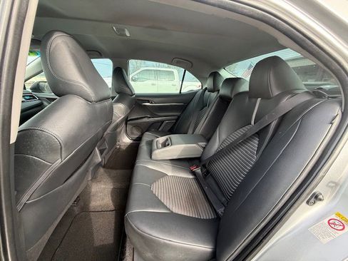 Used 2018 Toyota Camry SE image 10