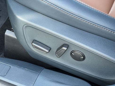 Used 2024 Ford Maverick Lariat image 18