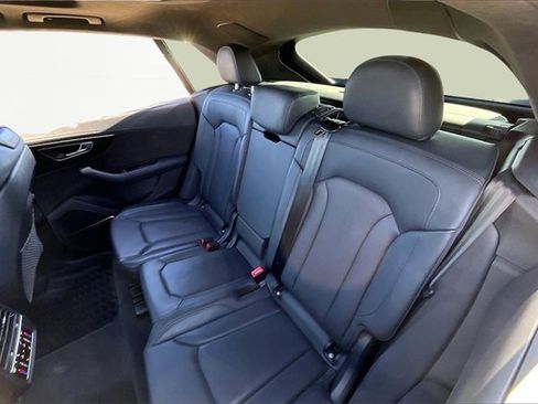 Used 2021 Audi Q8 Prestige image 28