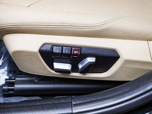 Used 2018 BMW 320i Sedan image 24