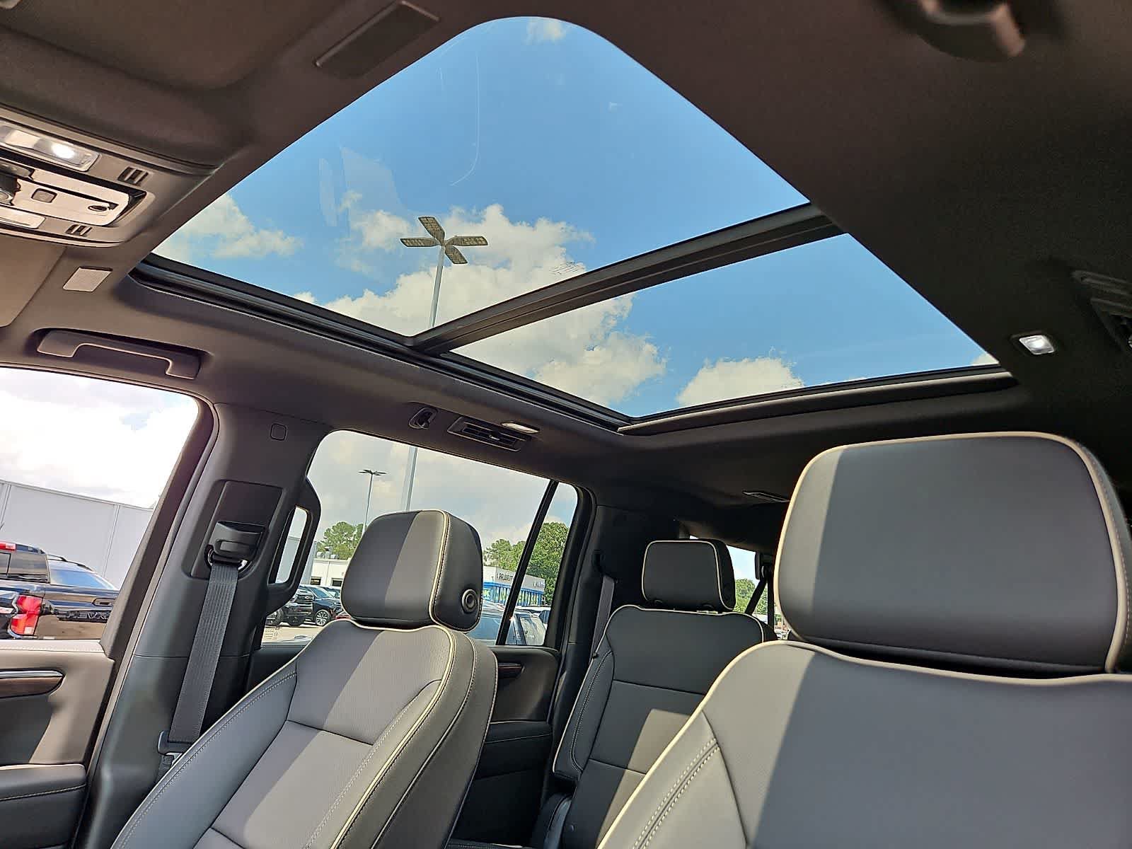New 2026 Chevrolet Suburban Premier w/ Sun And Tow Package AWD/4WD image 13